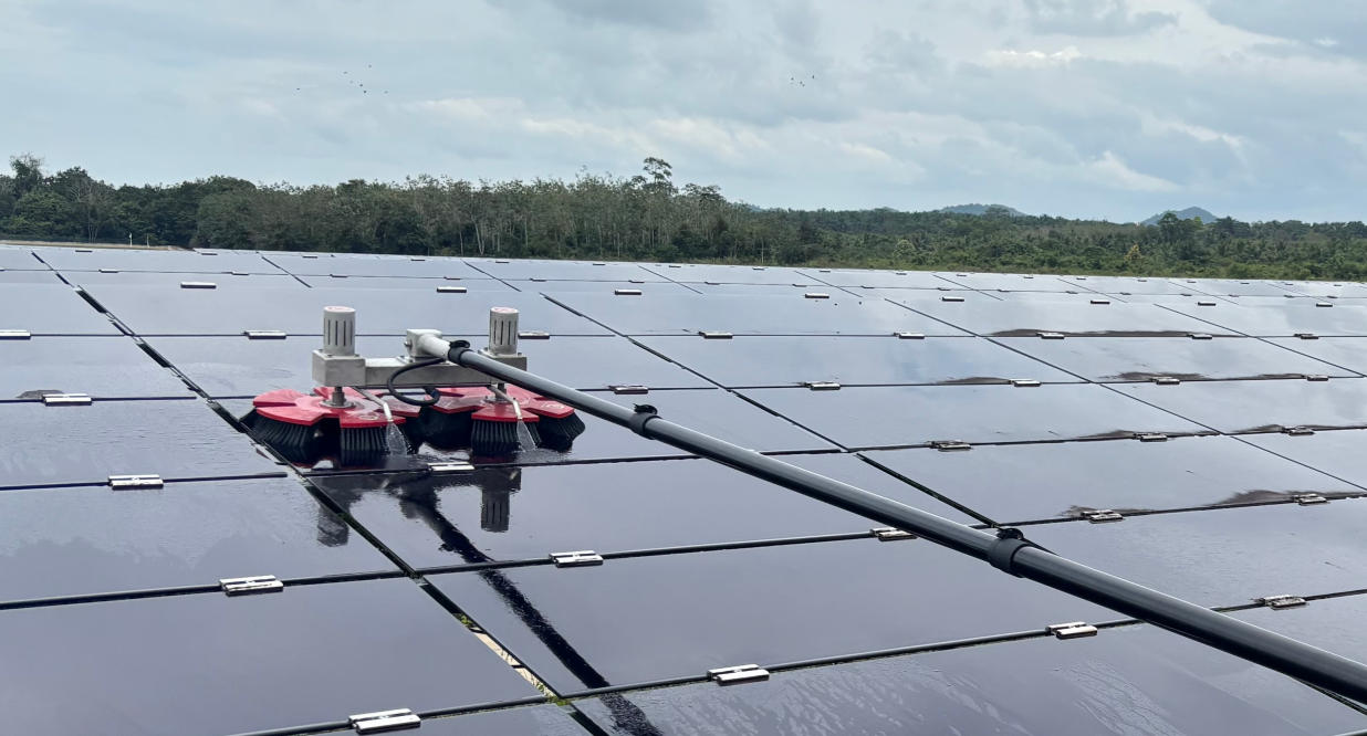 Malaysia 10 MW utility-scale solar cleaning - image 2